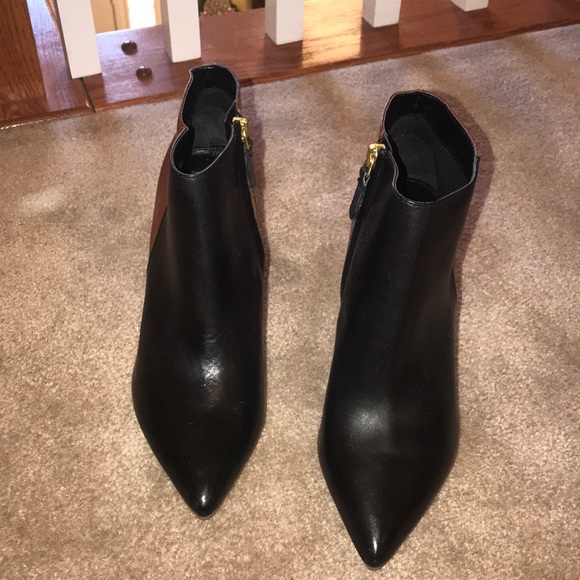 Dolce vita black 2 tonebooties NWT